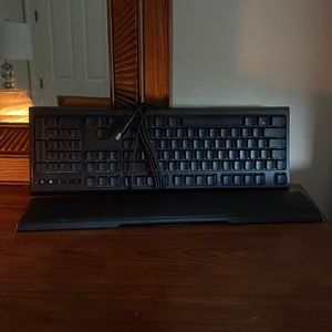 Razor ornata chroma brand-new keyboard with mouse pad attachment